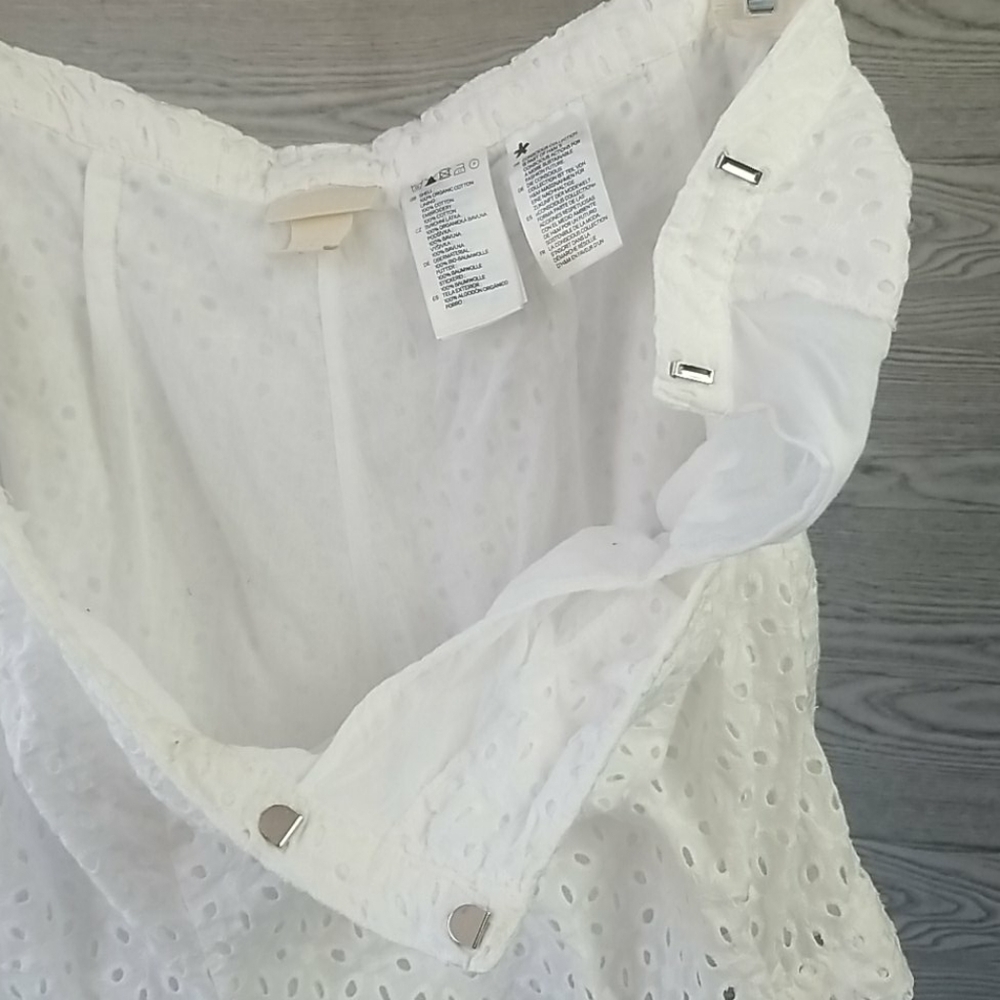 H&M // conscious collection white eyelet shorts - Picture 9 of 16